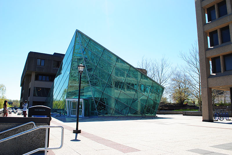 The SUNY New Paltz Atrium. Photo by Creative Commons user crz4mets2.